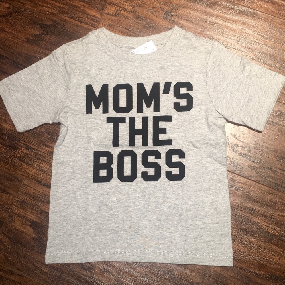 ⭐️MOMS THE BOSS TEE